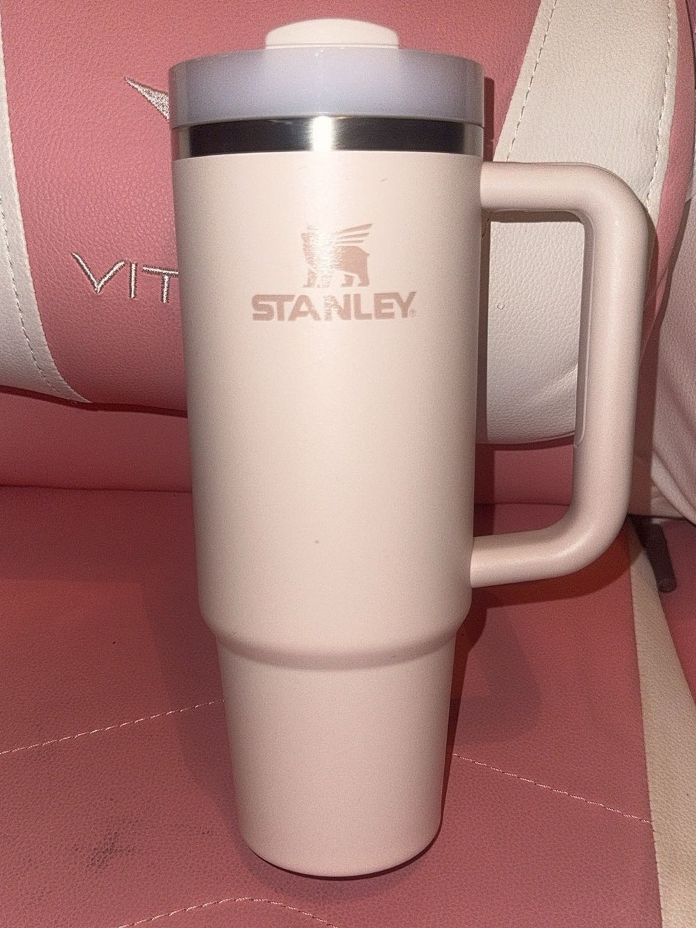 Stanley Travel Tumbler 30oz w/ Handle in limited shade Pale Rose